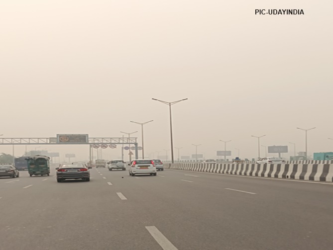 Delhi's air becomes more poisonous, air quality index figures continuously cross 400