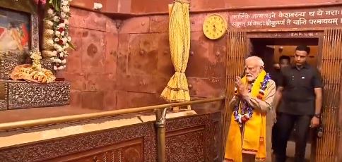 Narendra Modi Makes Historic Visit to Shri Krishna Janmabhoomi Garbh-Griha in Mathura