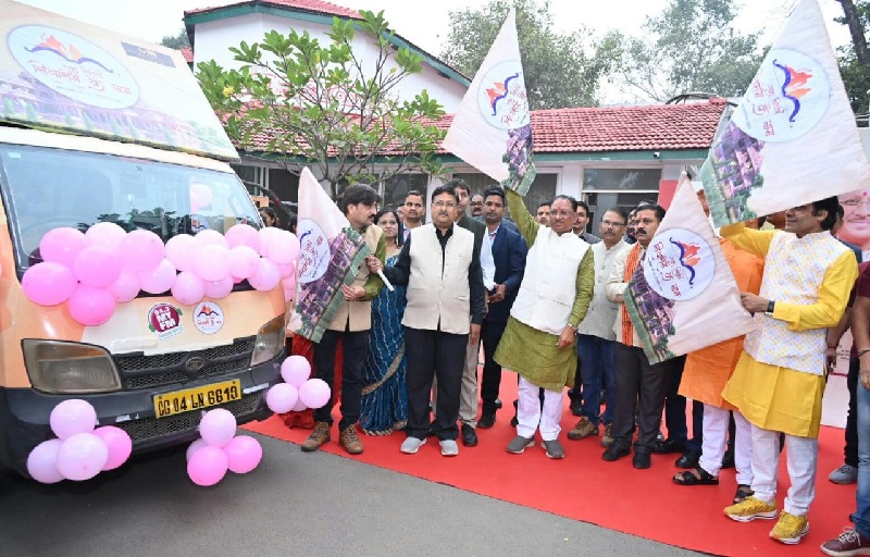 Chief Minister Shri Vishnu Dev Sai flagged off the Ram Rath with the slogan of Jai Shri Ram