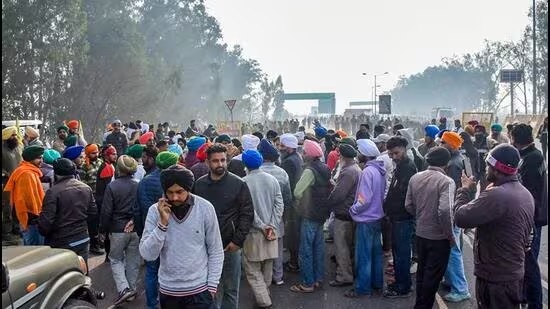Haryana Police Dispense Tear Gas as Punjab Farmers Attempt Dilli Chalo March