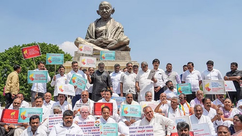 Karnataka CM Siddaramaiah Protests Delay in Drought Relief Funds