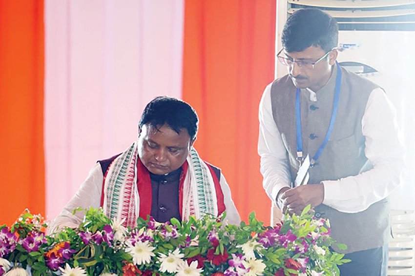 Change of Guard in Odisha : The Colossus has fallen!