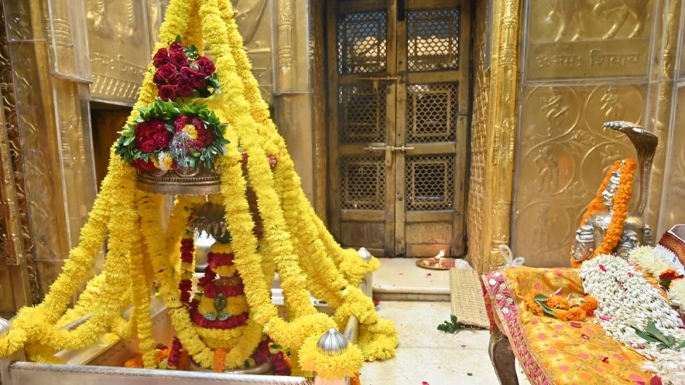 Touch darshan of Baba Kashi Vishwanath banned till 26 February, know the full news