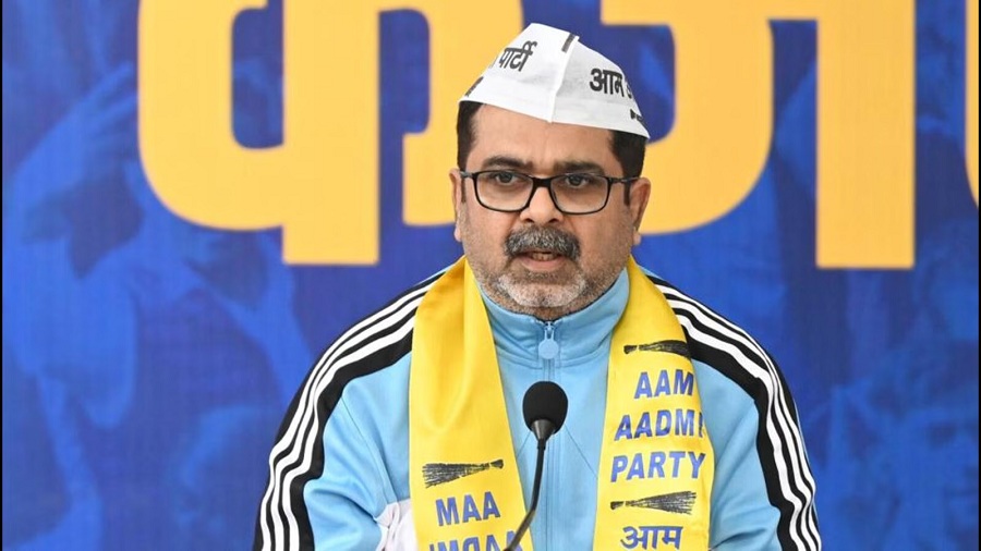 Good news for Aam Aadmi Party candidate Avadh Ojha from Patparganj seat, the way to contest the election is cleared