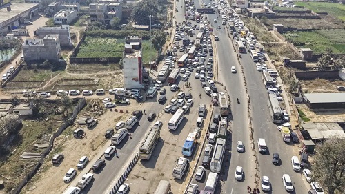 Prayagraj Administration Declares Entire Mahakumbh Area  'No Vehicle Zone' for Maghi Purnima Snan