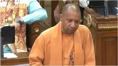 Yogi Adityanath Criticizes Akhilesh Yadav's Remarks on Maha Kumbh, Highlights Achievements