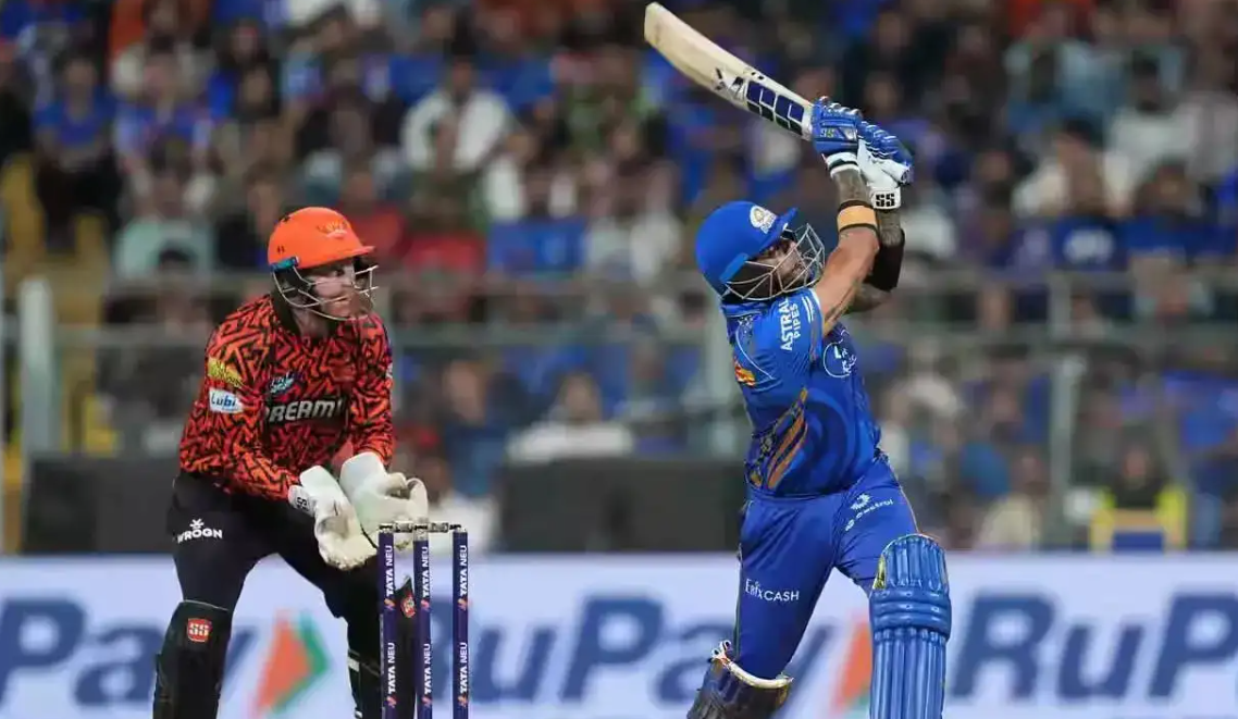Mumbai Indians Beat Sunrisers Hyderabad by Four Wickets at Wankhede