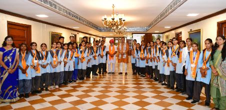 Rajasthan CM Bhajan Lal Sharma had a loving conversation with talented daughters - encouraged the daughters and wished them a bright future