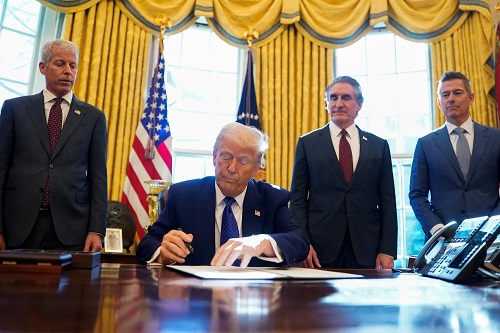 Trump Administration Expands Travel Ban, Tightens US Entry Rules After White House Shooting