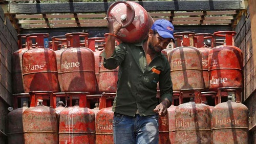 LPG Cylinder Shortage Hits Major Cities as Government Reviews Supply Amid Global Fuel Disruptions