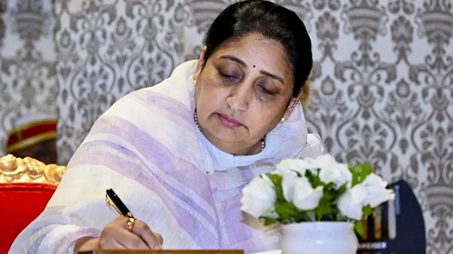 Congress Steps Aside, Clearing Path for Sunetra Pawar’s Unopposed Win in Baramati By-Election