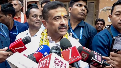  Amid chaos at Kolkata booth, Suvendu Adhikari claims ‘all are Bangladeshi Muslims’ as TMC workers encircle him