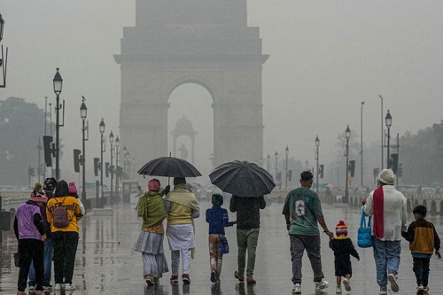 Delhi-NCR Gets Respite from Heat as Rain and Thunderstorms Lash Region; IMD Issues Yellow Alert Till June 6
