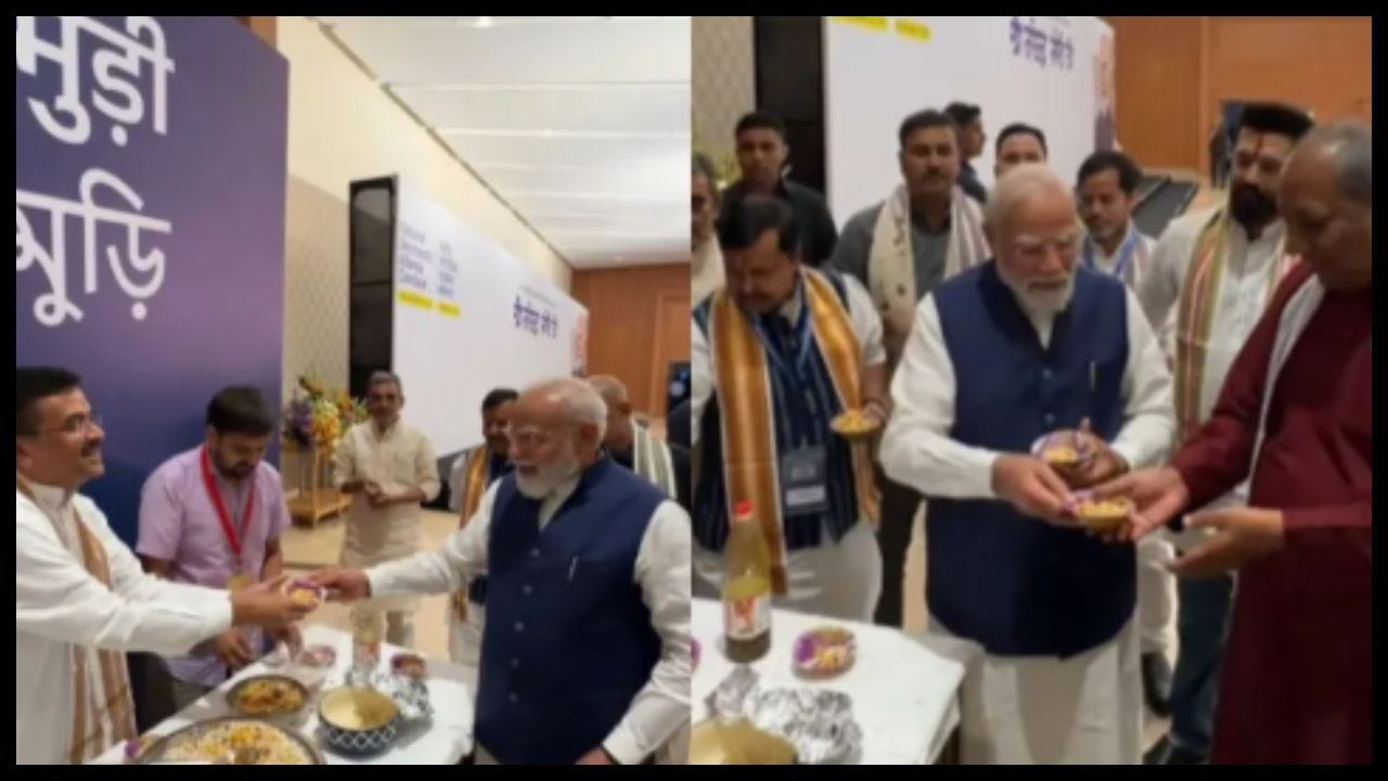 At the NDA meeting, Suvendu Adhikari offered 'Jhalmuri' to PM Modi; here are the full details. 
