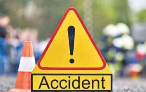 Four Killed in Car-Truck Collision on Delhi-Mumbai Expressway in Madhya Pradesh; Separate Delhi Bus Crash Claims One Life