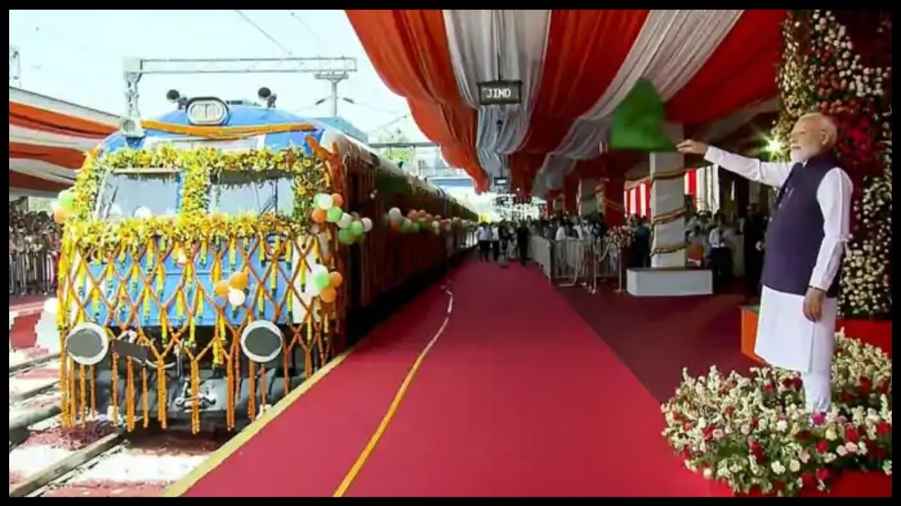 A New Hydrogen Revolution in Indian Railways The Prime Minister also gifted several railway stations.