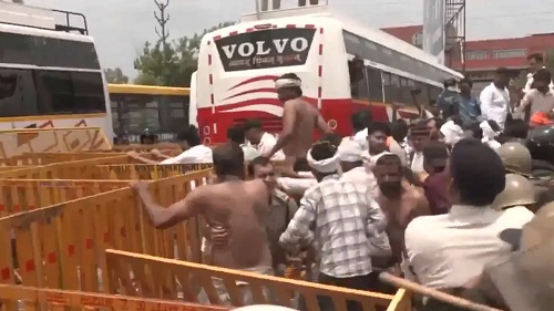 Farmers-Police Clash in Narmadapuram Over Moong Procurement Demand; MP Government Assures Dialogue