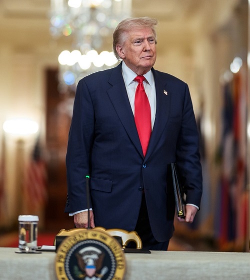 Trump Signs Russia Sanctions Law: India, China Face Up to 100% Tariff Risk