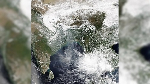 Cyclone Arnab Closes In, Andhra and Odisha Race Against Time